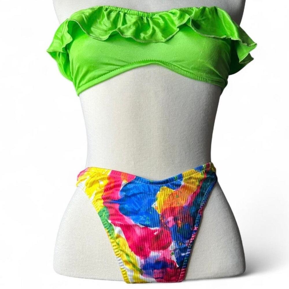 Vintage 80s/90s Bikini Swimwear EXPOZAY Green Floral
Women’s Size S